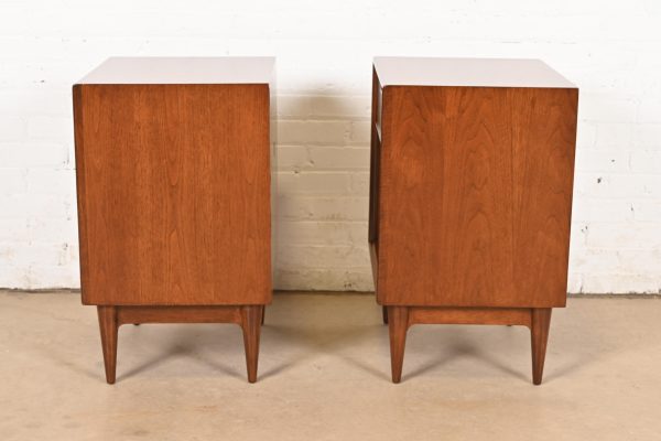 Henredon Mid-Century Modern Sculpted Walnut Nightstands, Newly Refinished - Image 10