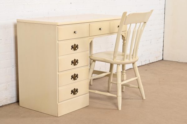Ethan Allen American Carved Cream Lacquered Solid Maple Spindle Back Side Chair or Desk Chair - Image 11