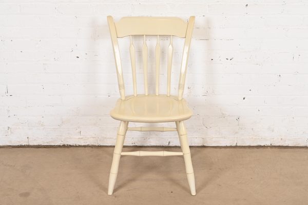 Ethan Allen American Carved Cream Lacquered Solid Maple Spindle Back Side Chair or Desk Chair - Image 3
