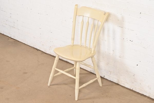 Ethan Allen American Carved Cream Lacquered Solid Maple Spindle Back Side Chair or Desk Chair - Image 4