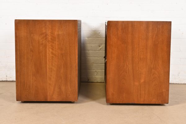 Henredon French Provincial Louis XV Carved Walnut Buffet Servers or Bar Cabinets, Pair - Image 10