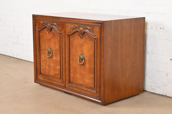 Henredon French Provincial Louis XV Carved Walnut Buffet Server or Bar Cabinet, Circa 1960s - Image 3