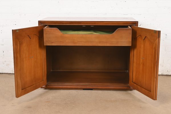 Henredon French Provincial Louis XV Carved Walnut Buffet Server or Bar Cabinet, Circa 1960s - Image 5