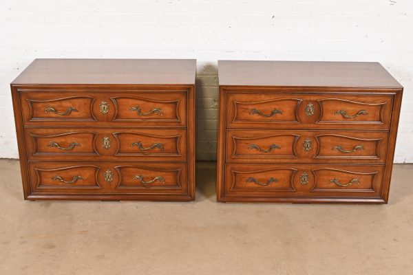 Henredon French Provincial Louis XV Carved Walnut Chests of Drawers, Pair - Image 3