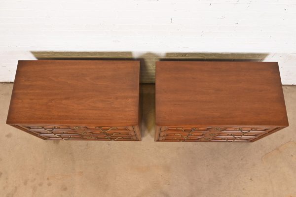 Henredon French Provincial Louis XV Carved Walnut Chests of Drawers, Pair - Image 8