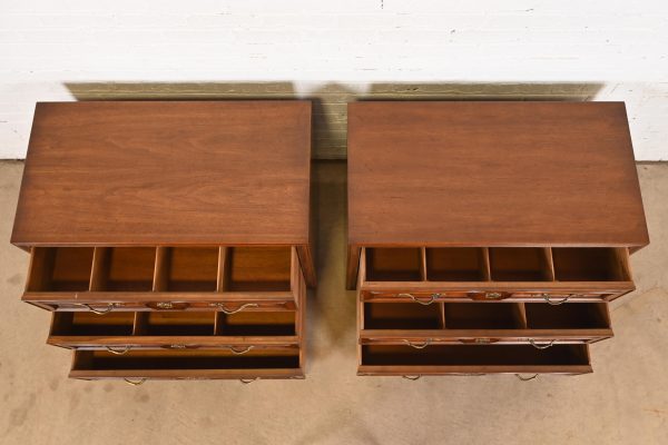 Henredon French Provincial Louis XV Carved Walnut Chests of Drawers, Pair - Image 6