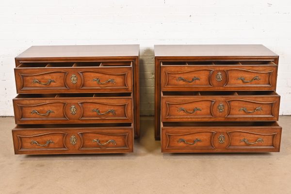 Henredon French Provincial Louis XV Carved Walnut Chests of Drawers, Pair - Image 5