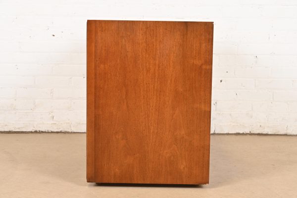 Henredon French Provincial Louis XV Carved Walnut Chest of Drawers, Circa 1960s - Image 10