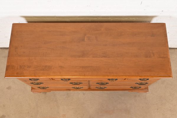 Ethan Allen American Colonial Solid Maple Seven-Drawer Dresser, 1970s - Image 9