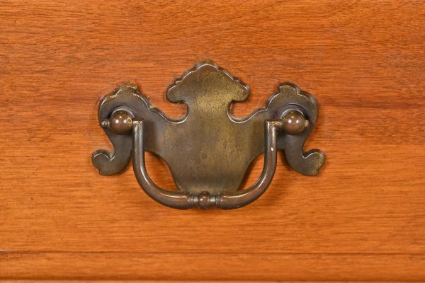 Ethan Allen American Colonial Solid Maple Seven-Drawer Dresser, 1970s - Image 7