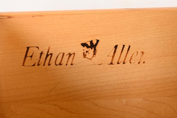 Ethan Allen American Colonial Solid Maple Seven-Drawer Dresser, 1970s - Image 8