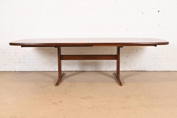 Skovby Danish Modern Sculpted Rosewood Extension Dining Table, Newly Refinished - Image 3