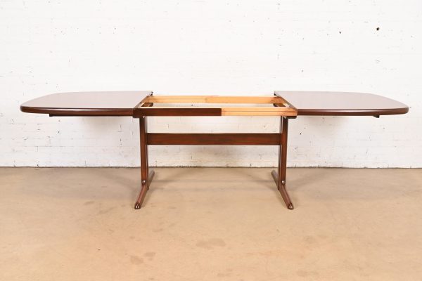 Skovby Danish Modern Sculpted Rosewood Extension Dining Table, Newly Refinished - Image 6