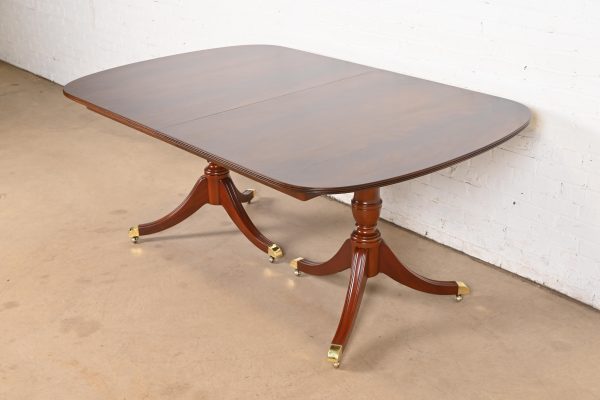 Kindel Furniture Georgian Flame Mahogany Double Pedestal Dining Table, Newly Refinished - Image 3