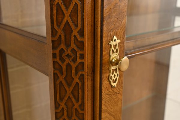 Baker Furniture Georgian Carved Cherry and Burl Wood Lighted Bookcase or Display Cabinet - Image 7
