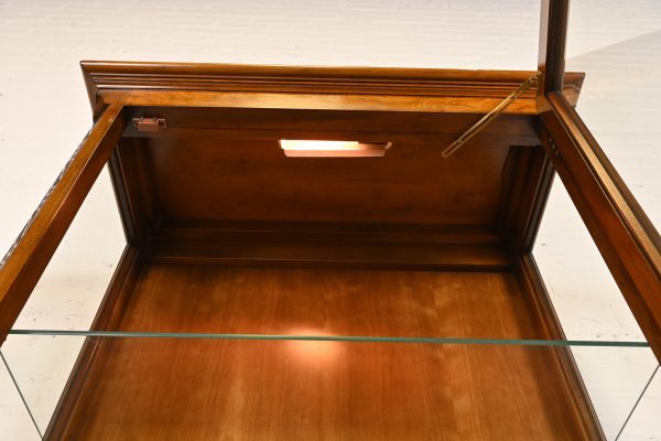 Baker Furniture Georgian Carved Cherry and Burl Wood Lighted Bookcase or Display Cabinet - Image 9