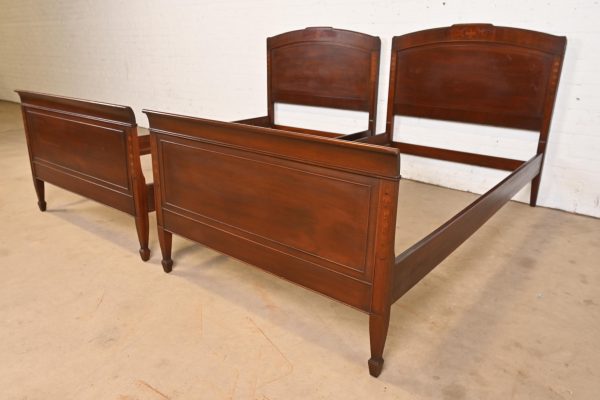 Kindel Furniture Style Federal Mahogany Inlaid Marquetry Twin Beds, Pair - Image 3