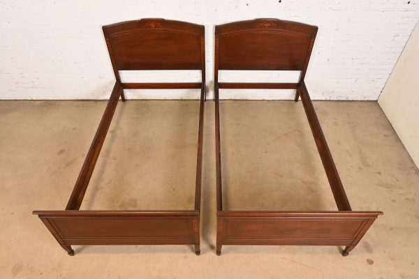 Kindel Furniture Style Federal Mahogany Inlaid Marquetry Twin Beds, Pair - Image 5