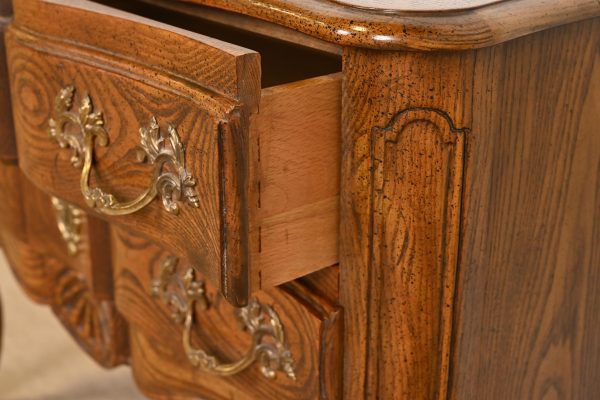 Baker Furniture French Provincial Louis XV Carved Oak and Burl Wood Commode or Bedside Chest - Image 6