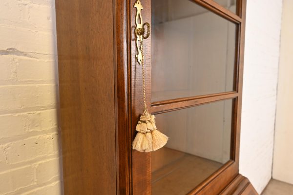 Henredon Georgian Banded Oak Drop Front Secretary Desk With Bookcase Hutch - Image 7
