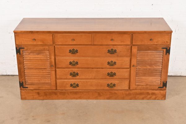 Ethan Allen American Colonial Solid Maple Eleven-Drawer Dresser or Credenza, 1970s - Image 2
