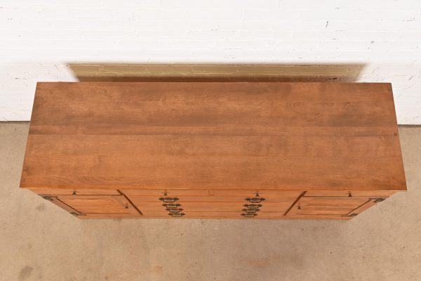 Ethan Allen American Colonial Solid Maple Eleven-Drawer Dresser or Credenza, 1970s - Image 9