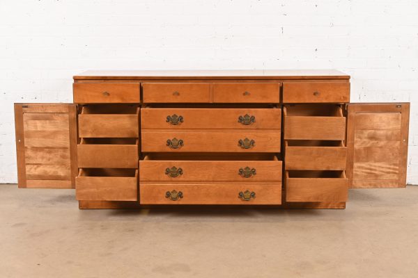 Ethan Allen American Colonial Solid Maple Eleven-Drawer Dresser or Credenza, 1970s - Image 5
