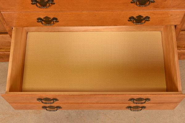 Ethan Allen American Colonial Solid Maple Eleven-Drawer Dresser or Credenza, 1970s - Image 6