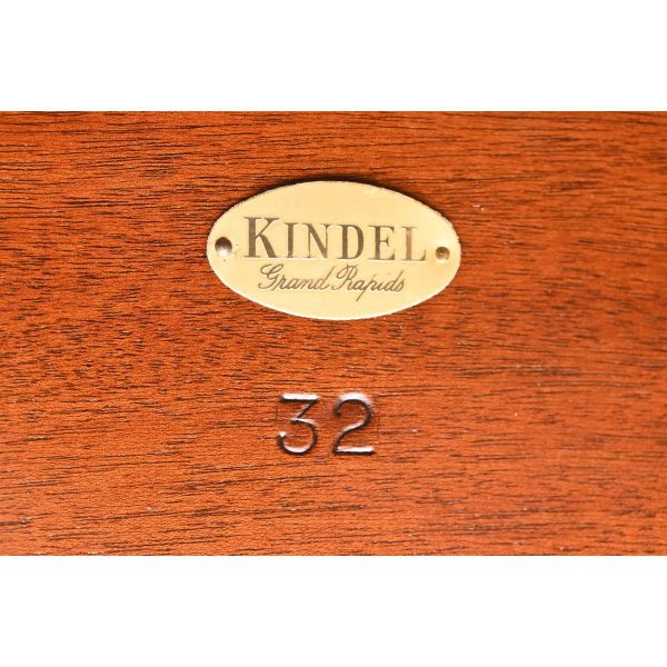 Kindel Furniture Georgian Mahogany Double Pedestal Extension Dining Table, Newly Refinished - Image 12