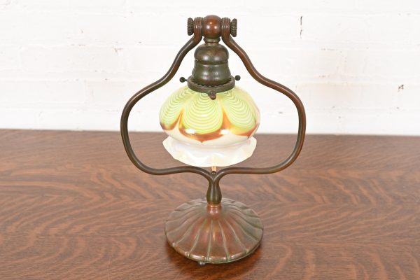Tiffany Studios New York Bronze Harp Desk Lamp With Pulled Feather Favrile Glass Shade - Image 2