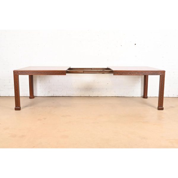 Henredon Georgian Carved Mahogany Extension Dining Table, Newly Refinished - Image 6
