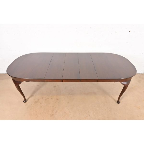 Henkel Harris Queen Anne Solid Mahogany Extension Dining Table, Newly Refinished - Image 5