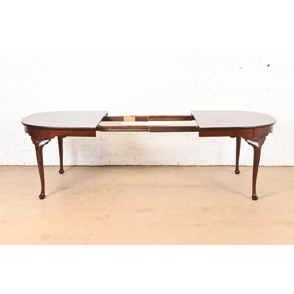 Henkel Harris Queen Anne Solid Mahogany Extension Dining Table, Newly Refinished - Image 6