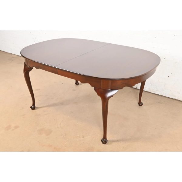 Henkel Harris Queen Anne Solid Mahogany Extension Dining Table, Newly Refinished - Image 8