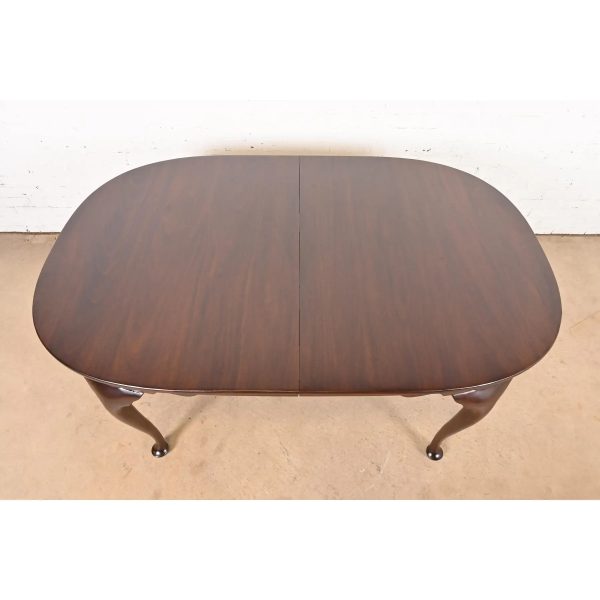 Henkel Harris Queen Anne Solid Mahogany Extension Dining Table, Newly Refinished - Image 9