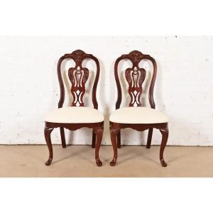 Thomasville Georgian Carved Mahogany Side Chairs or Dining Chairs, Pair