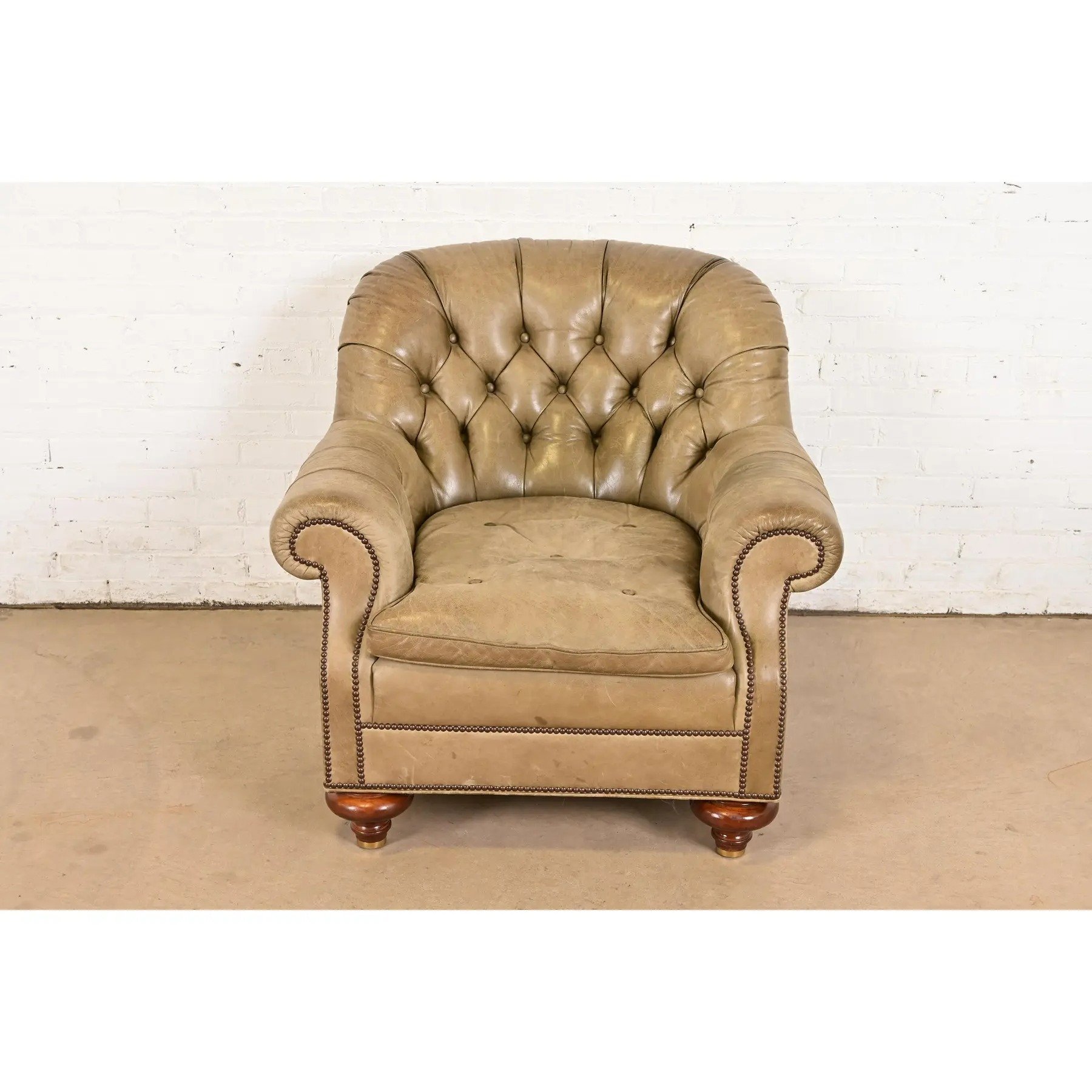 Baker Furniture Stately Homes Collection Late Victorian Tufted Leather Club Chair - Image 2