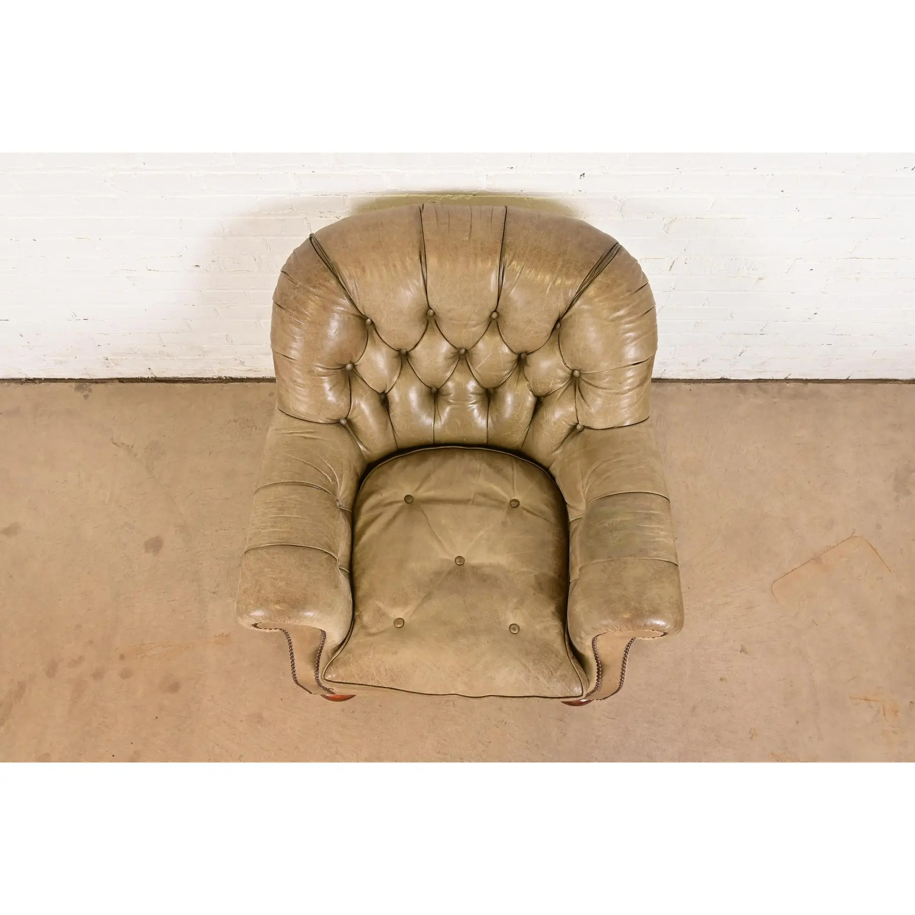 Baker Furniture Stately Homes Collection Late Victorian Tufted Leather Club Chair - Image 5