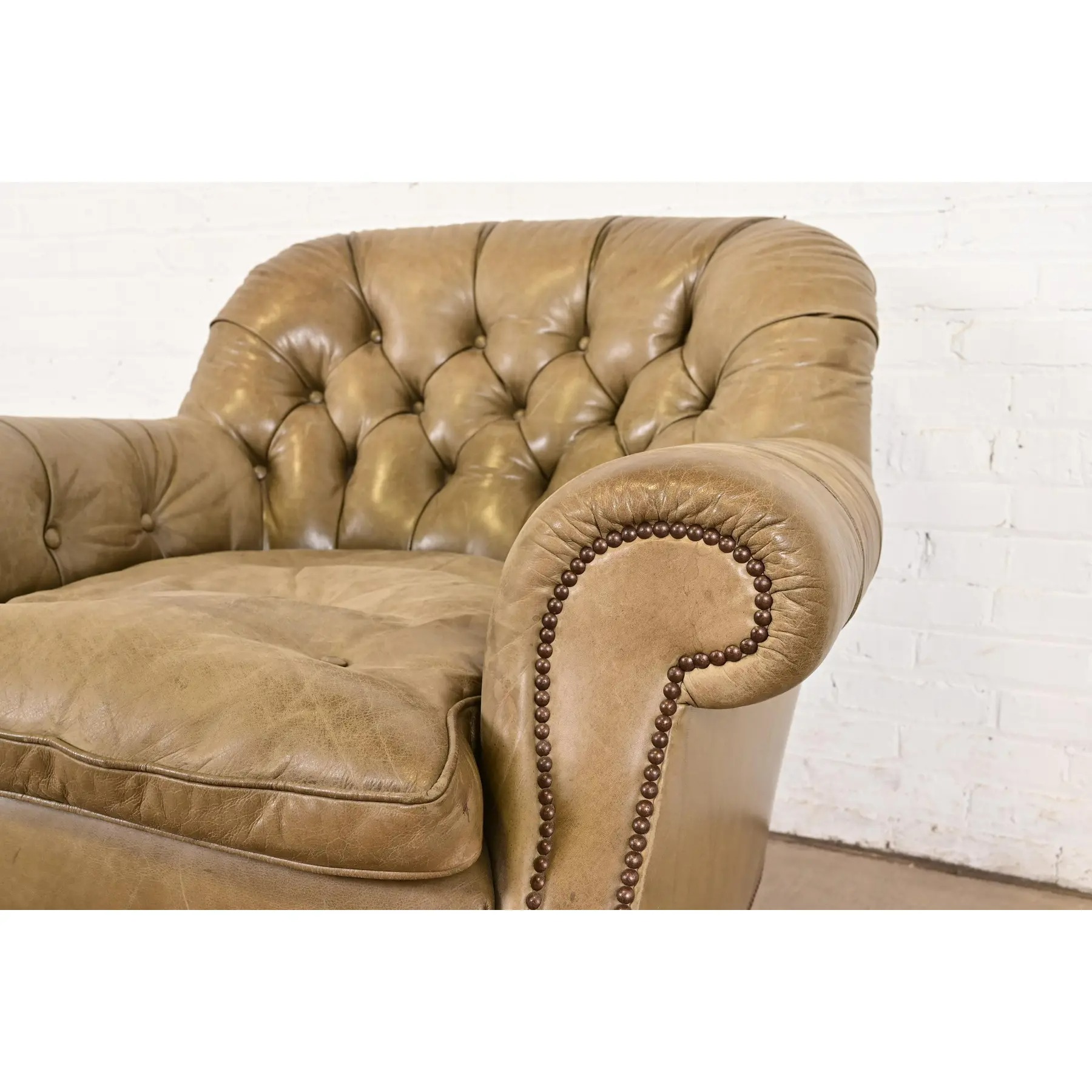 Baker Furniture Stately Homes Collection Late Victorian Tufted Leather Club Chair - Image 7