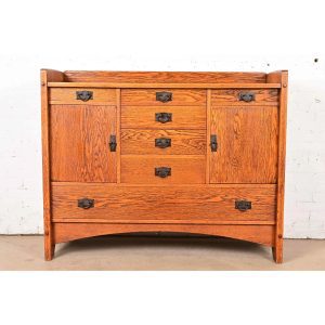 Harvey Ellis for Gustav Stickley Antique Mission Oak Arts & Crafts Sideboard Buffet, Circa 1910