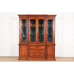 Thomasville Georgian Carved Cherry Wood Lighted Breakfront Bookcase or Display Cabinet
