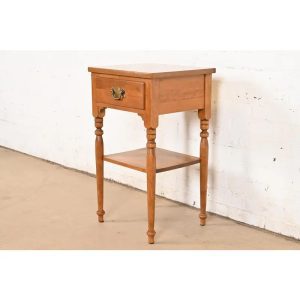 Ethan Allen American Colonial Carved Solid Maple End Table or Nightstand, 1970s