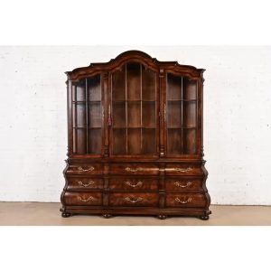Henredon Dutch Louis XV Oak and Burl Wood Bombe Form Lighted Breakfront Bookcase Cabinet, Circa 1960s