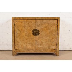 Henredon Mid-Century Hollywood Regency Chinoiserie Faux Tortoise Shell Bar Cabinet, Circa 1970s