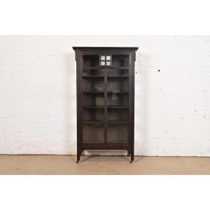 Stickley Brothers Style Antique Mission Oak Arts & Crafts Bookcase Cabinet With Stained Glass, Circa 1900