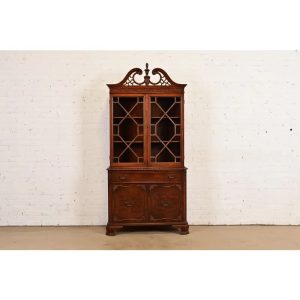 Baker Furniture Style Georgian Burled Mahogany Breakfront Bookcase Cabinet, Circa 1960s