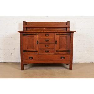 L. & J. G. Stickley Antique Mission Oak Arts & Crafts Strap Hinge Sideboard, Circa 1910