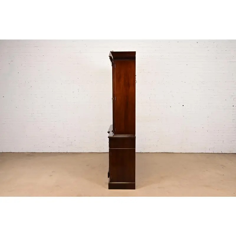 Stickley Chippendale Carved Flame Mahogany Lighted Breakfront Bookcase Cabinet - Image 10