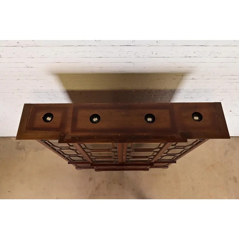 Kindel Furniture Georgian Carved Mahogany Lighted Breakfront Bookcase Cabinet - Image 12