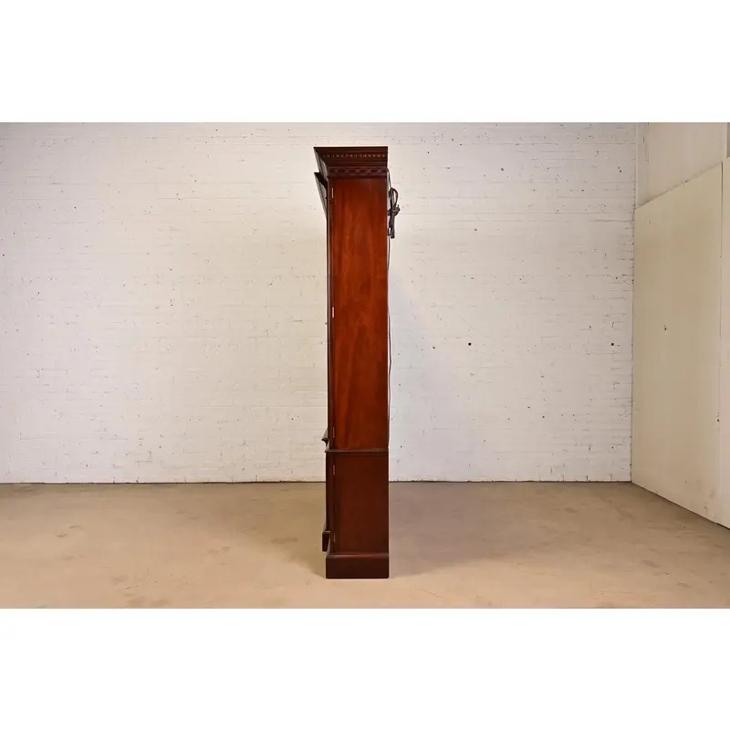 Kindel Furniture Georgian Carved Mahogany Lighted Breakfront Bookcase Cabinet - Image 13